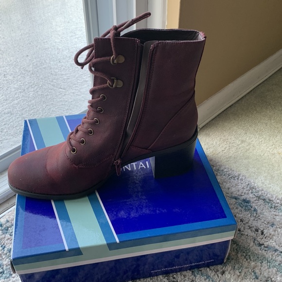 Burgundy women’s booties. - Picture 3 of 4